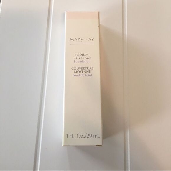 Mary Kay Medium-Coverage Foundation. Bronze 708 - Picture 1 of 2